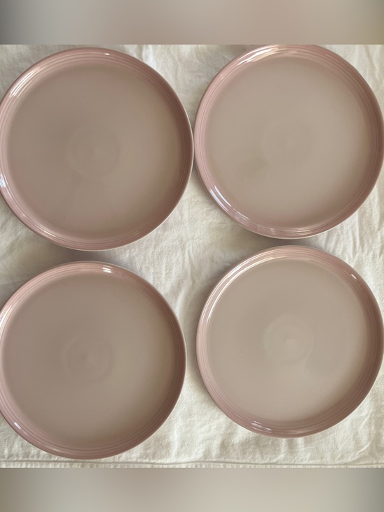 Le Creuset Other - Le Creuset Shell Pink salad Plates - Set of 4
